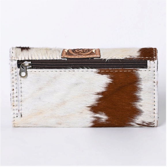 American Darling Detailed Hand tooled cowhide hair-on genuine leather wallet - Picture 3 of 5
